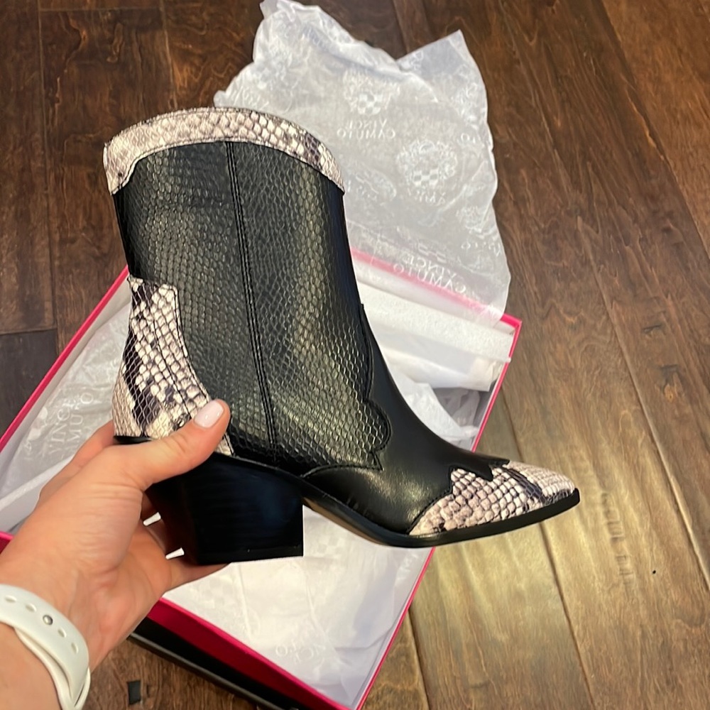 Vince Camaro Jaison Bootie - NEW